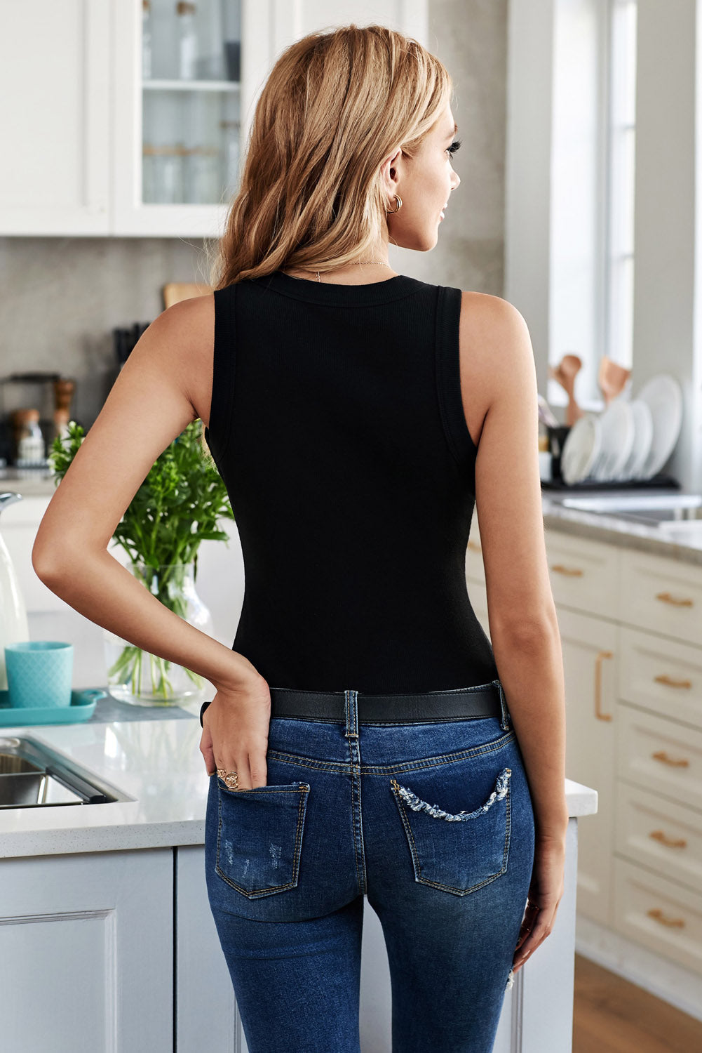 BerryBetty - Solid Black Round Neck Ribbed Tank Top