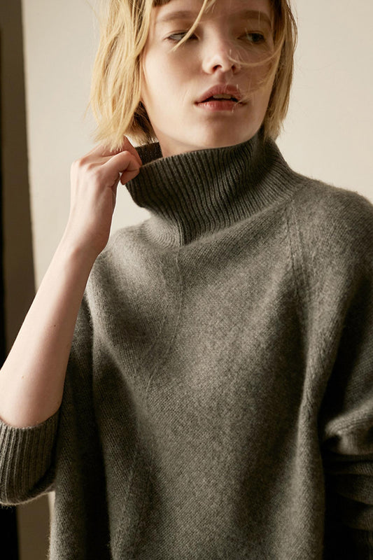 BerryBetty - Turtleneck Side Split Wool Sweater