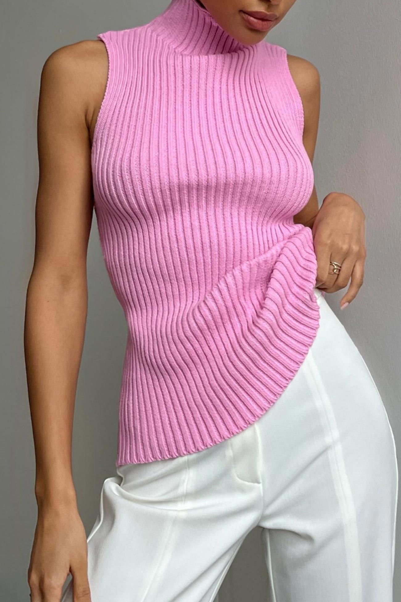 BerryBetty - Turtleneck Sleeveless Ribbed Knit Sweater