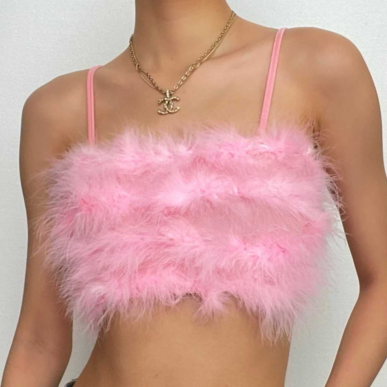 BerryBetty - Fluffy solid backless cami crop top